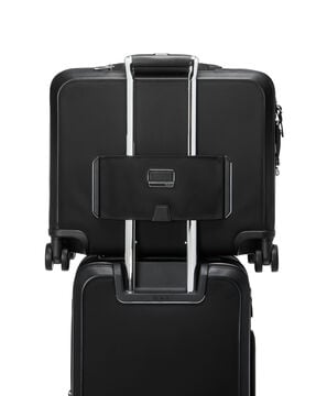 Arriv&eacute; Compact Front Pocket Cabin