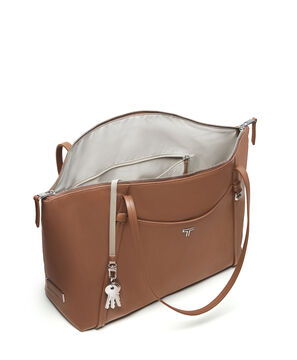 VOYAGEUR Q Tote