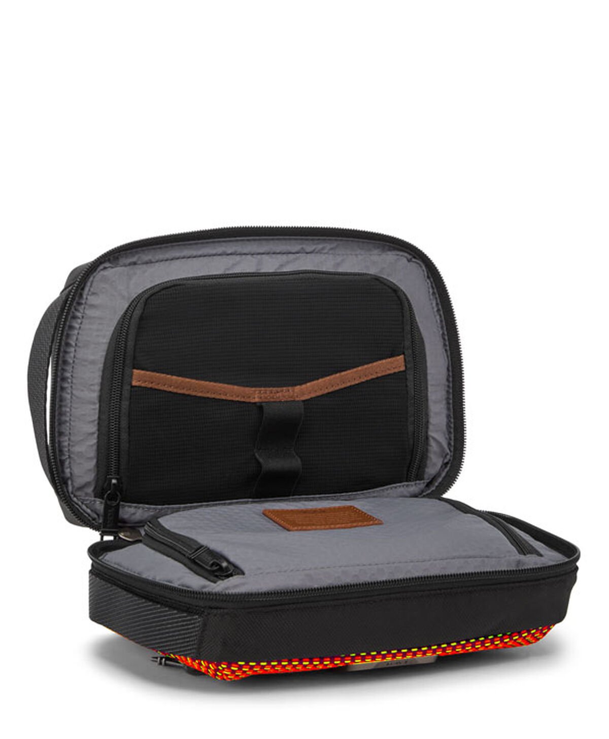 TUMI Response Toilettas