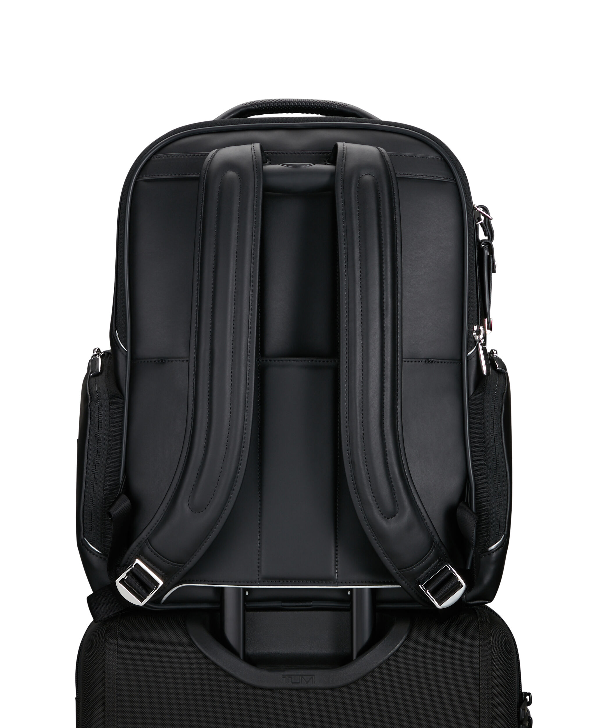 Tumi hotsell arrive backpack