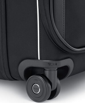 Arriv&eacute; Medium Dual Access Expandable Checked