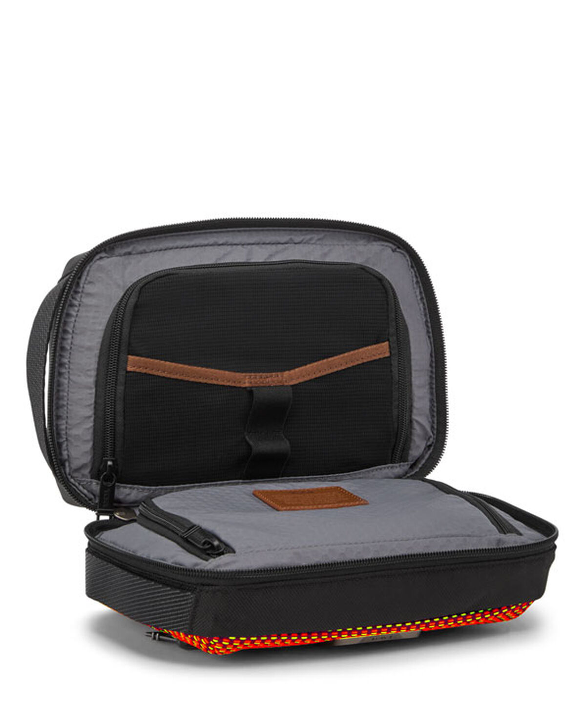TUMI Response Toilettas