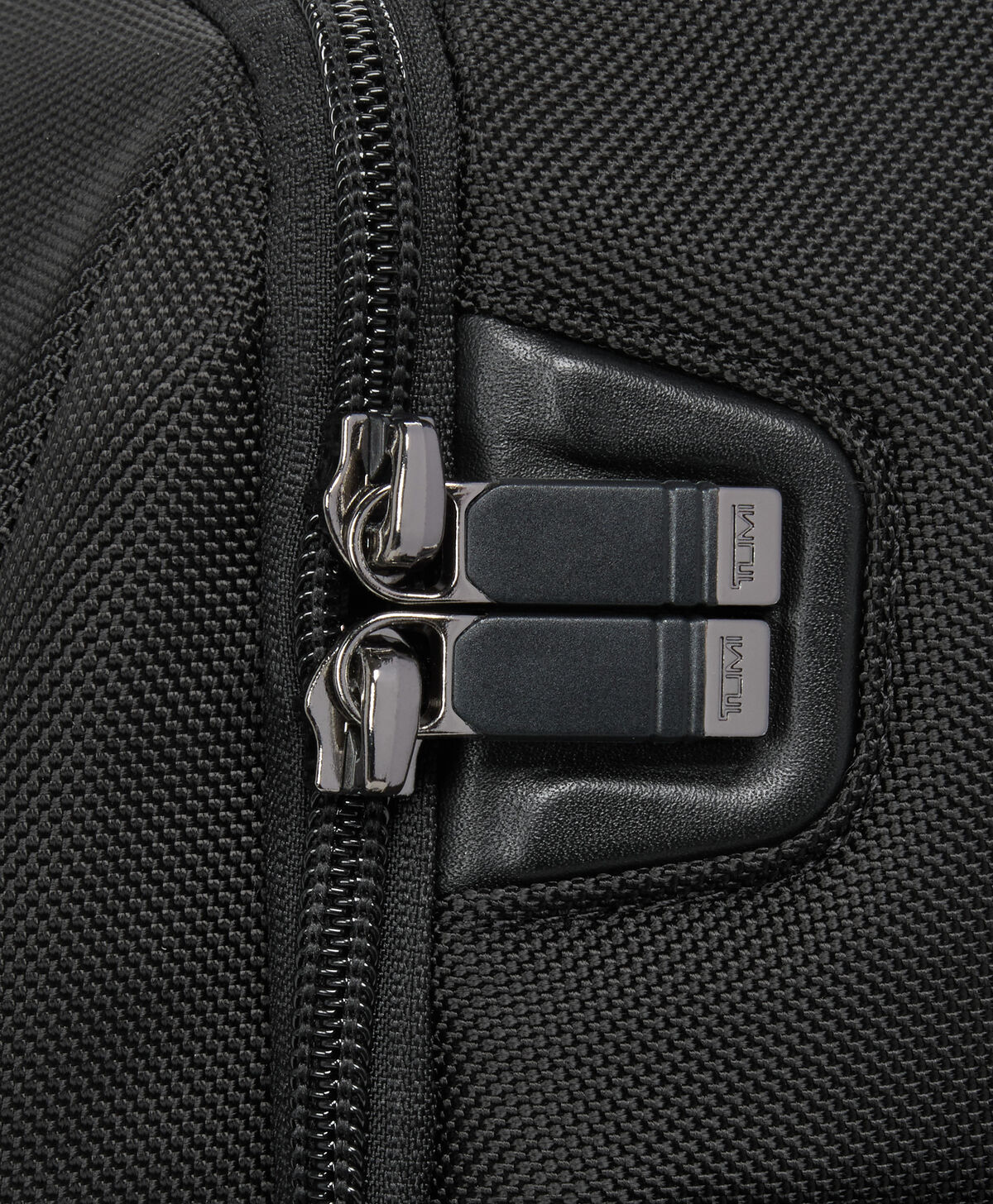 Alpha Large 17" Aktetas